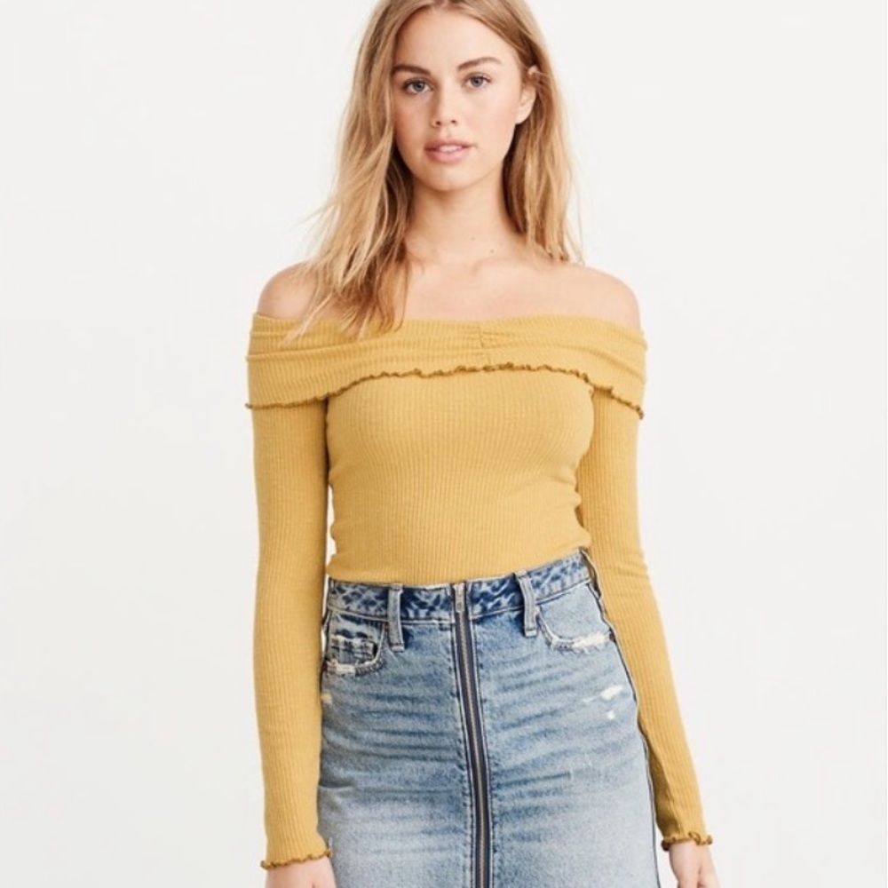 Abercrombie & Fitch Off the Shoulder Top
